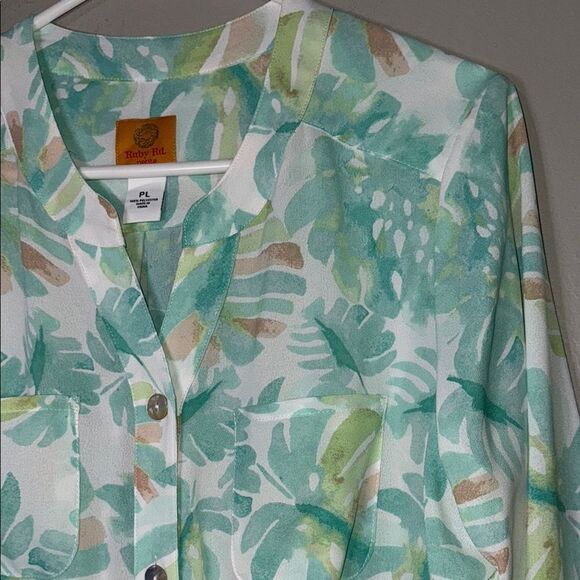 Ruby Rd Green and White 3/4 Sleeve Notched Collar Button Down - Picture 2 of 14